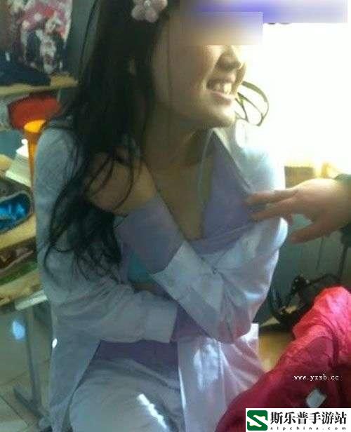 女学生被 c 扒衣服